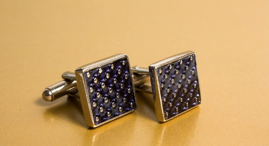 How to Match Cufflinks With a Shirt and Tie Easily