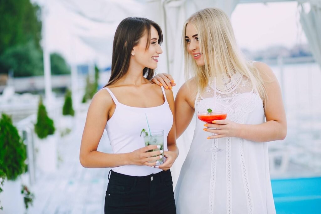 How Should You Shop for a Petite Dress Online?