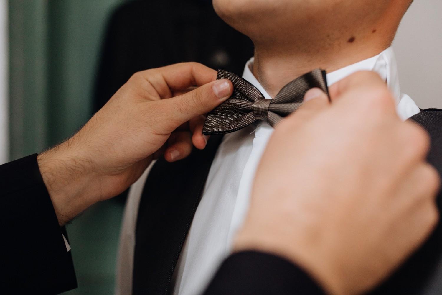 How to Tie a Bow Tie Step by Step